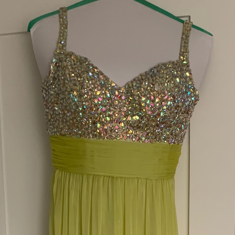 La femme gown. Jeweled bodice, full length chiffon - Picture 2 of 6